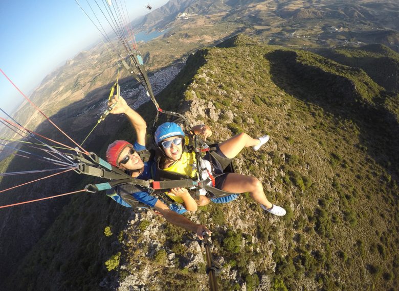 Vuela en parapente biplaza en Algodonales (completo)