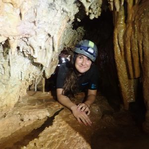 Espeleología en la Cueva de la Excéntrica